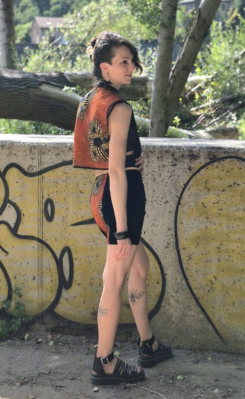 Crop Top Structuré Épaulement Carré