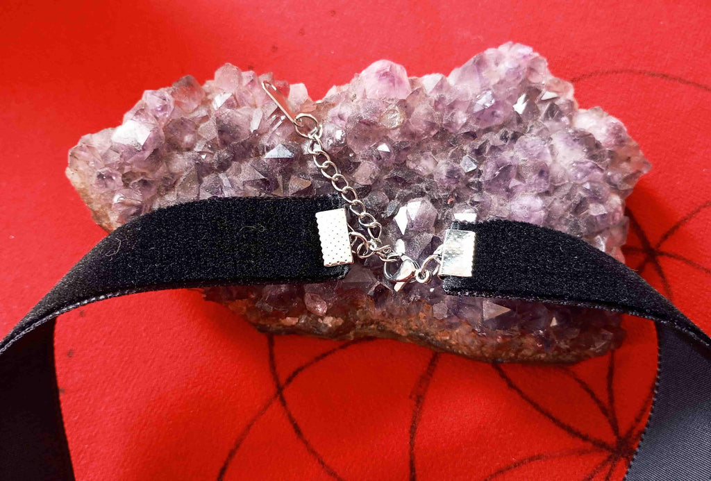 Collier Ras de Cou Velours Noir & Pendentif Médiator